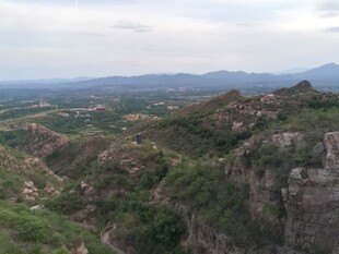 壮丽山峦风景图