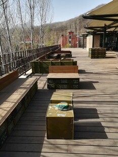 户外休闲木质平台景观