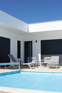 现代简约风户外泳池庭院