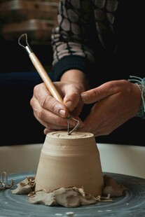 手工陶艺制作瞬间