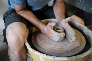 手工陶艺制作现场