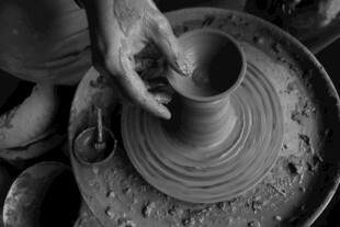 手工陶艺制作瞬间