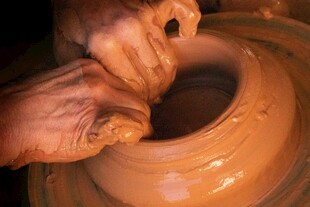 手工陶艺制作瞬间