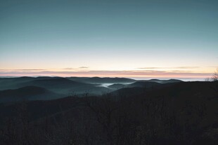 山间晨曦