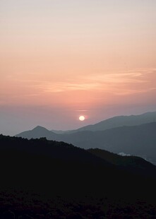 山间日落美景
