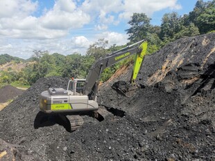 矿山挖掘机作业场景