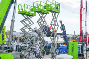 绿色高空作业升降平台设备