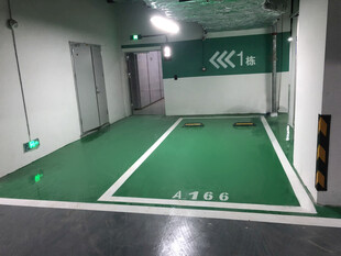 地下停车场绿色车道指引