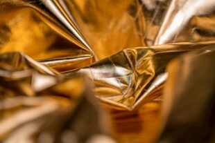 金色褶皱金属箔纹理