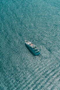 海上孤舟