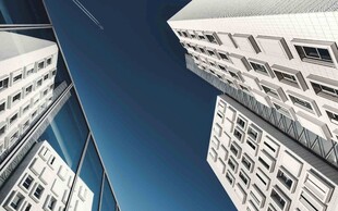 仰视都市高楼大厦