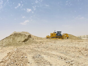 工地推土机作业场景