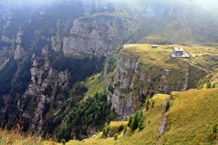 山间美景