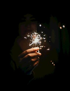 手持仙女棒的梦幻瞬间