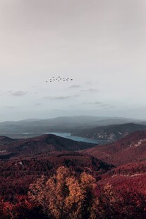 秋日山峦美景