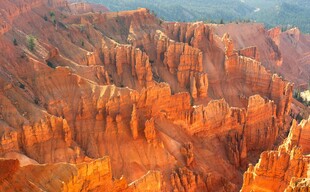 壮丽峡谷景观