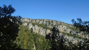 山间岩石景观