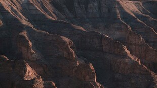 壮丽峡谷景观