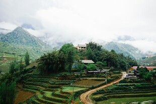 山间梯田村落美景