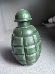绿色手雷造型工艺品