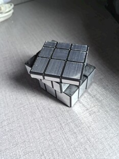 金属方块堆叠模型