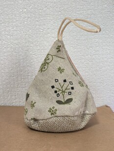 手工刺绣布艺锥形小挂袋