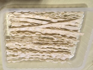 白色纹理状物体特写