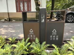 户外分类垃圾桶