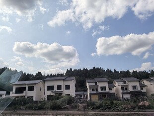 山间村落民居风景