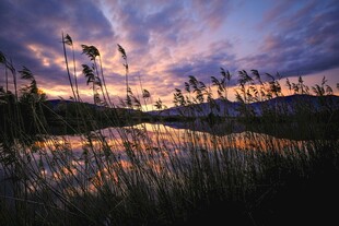 湖畔黄昏美景