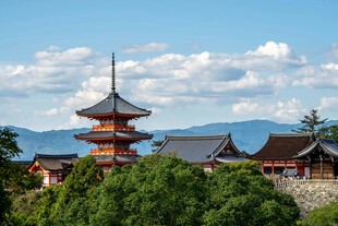 日式古塔与传统建筑景观