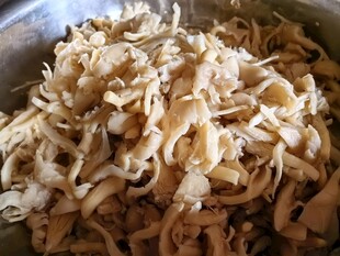 一碗爽口的凉拌平菇