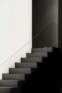 现代简约风格室内楼梯