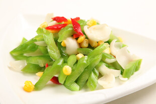 中餐凉瓜拌百合