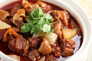 美味红烧鸡块炖菜