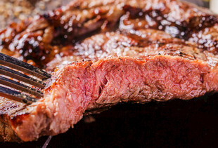 美味多汁的牛排特写