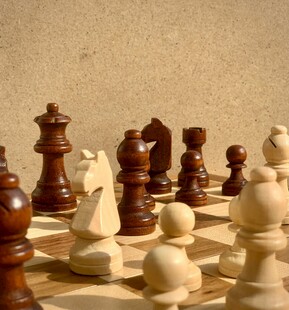棋盘上的国际象棋棋子