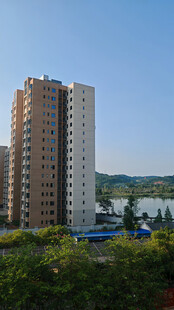 湖畔高层住宅景观