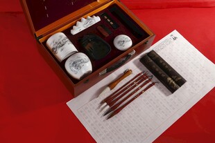 传统文房四宝套装展示