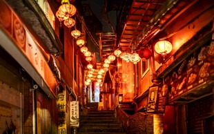 古巷灯笼夜景