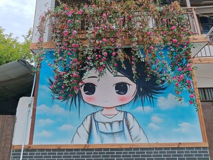 墙绘上的可爱卡通女孩形象
