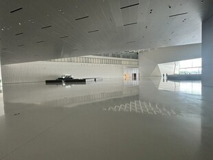 现代空旷室内空间场景