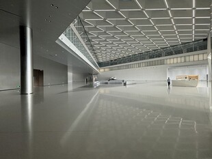 现代空旷室内空间场景