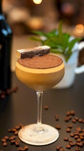 精致提拉米苏鸡尾酒