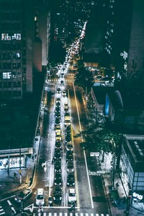 城市夜景车流俯瞰图