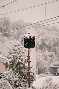 雪覆交通信号灯