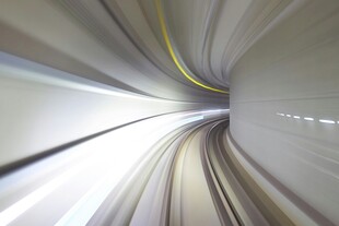 隧道光影线条抽象画面