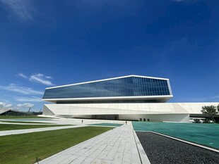 现代风格独特建筑外观