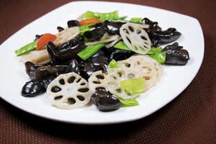 清炒木耳莲藕蔬菜拼盘