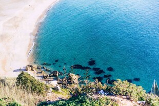 俯瞰碧海白沙的美丽景致